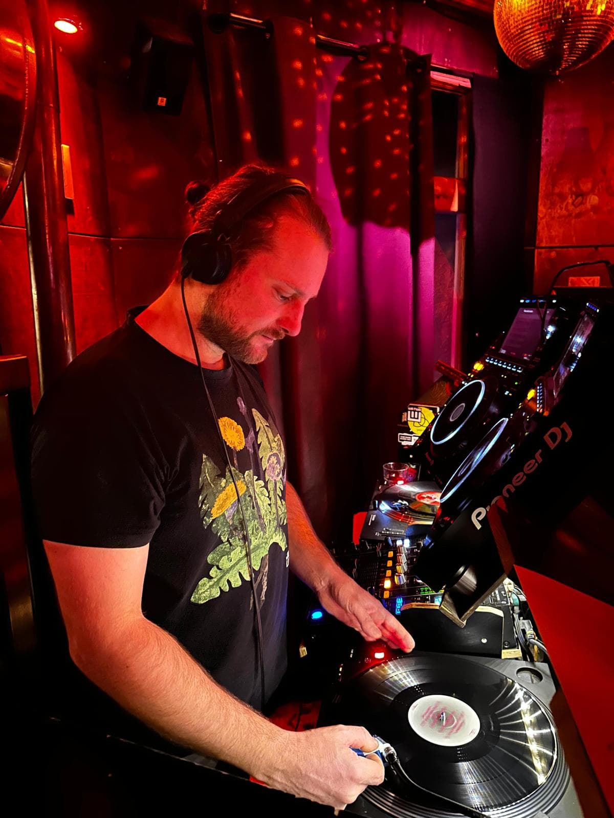 go.play mit Ian Fog