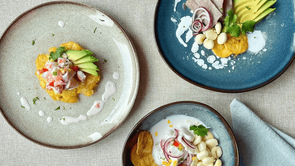 Ceviche y acompañamientos