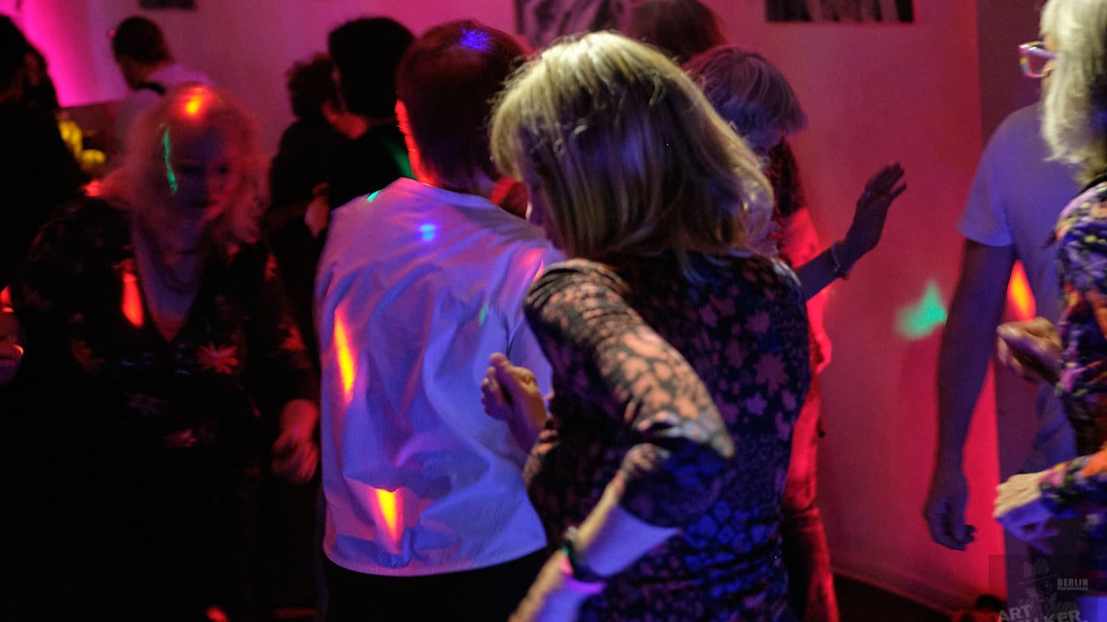 Die Early Bird Party: Der frühe Vogel tanzt den Beat